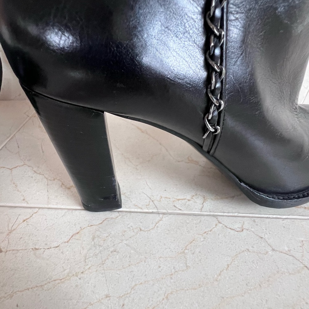 Chanel Black Leather Knee-High Boots with Chain Detail - Picture 8 of 16